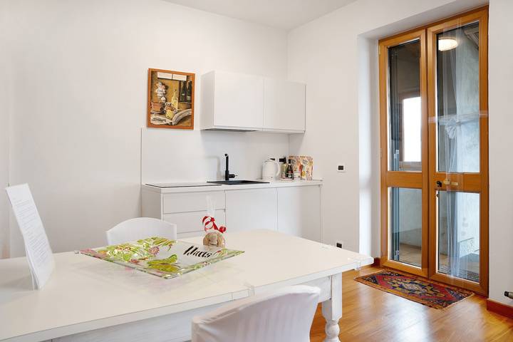 Appartamento intero, Appartamento 'Casa Gallinotto' con giardino privato, Wi-Fi e aria condizionata in Alba, Langhe
