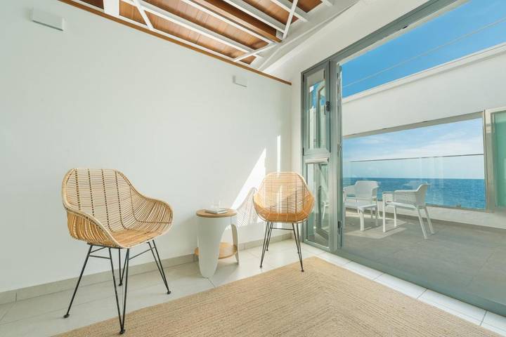 Apartamento para 4 personas, con terraza y vistas en Tamaduste