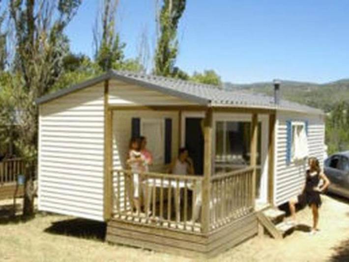 Camping pour 6 personnes, avec piscine et terrasse