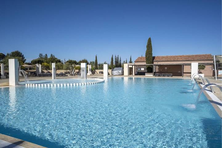 Mobil home pour 6 personnes, avec terrasse ainsi que piscine et jardin, animaux acceptés à Portiragnes - 2