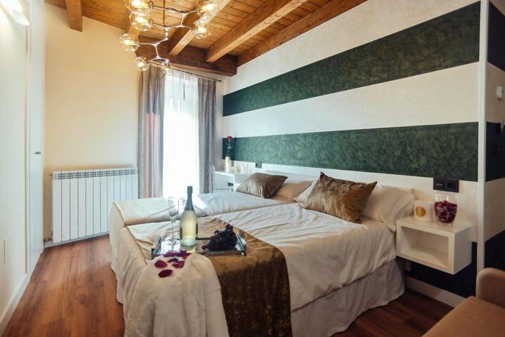 Casa de vacaciones para 27 personas, con jardín y jacuzzi - 1