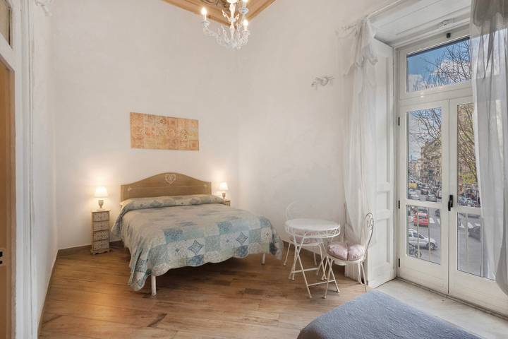 Vacation rental for 3 people, with Balcony in Naples