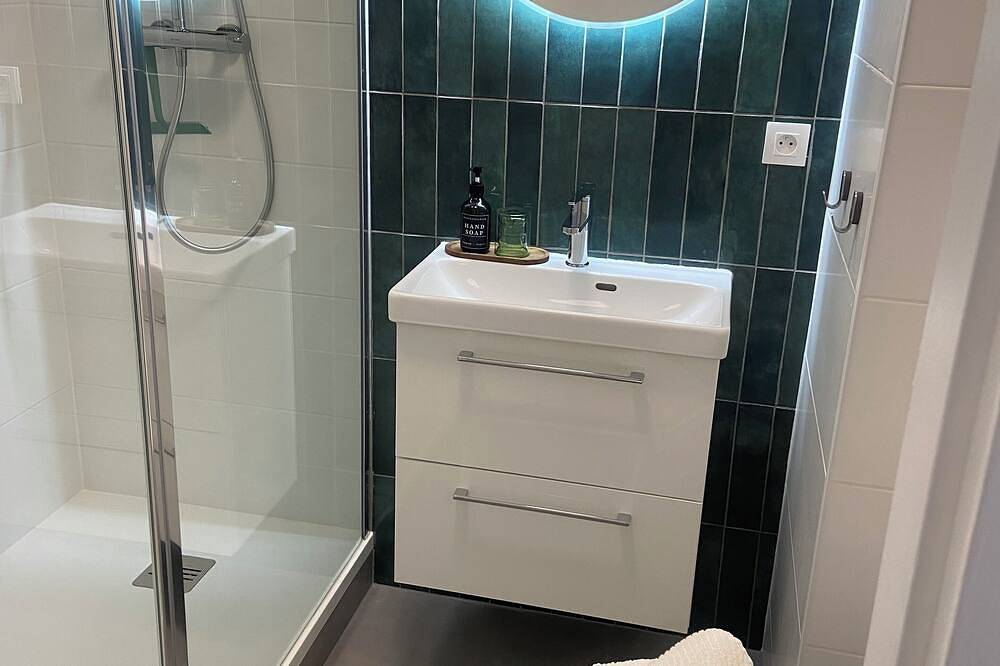 Entire apartment, Quiet, cosy Premium studio with balcony in Haguenau, Nordelsass