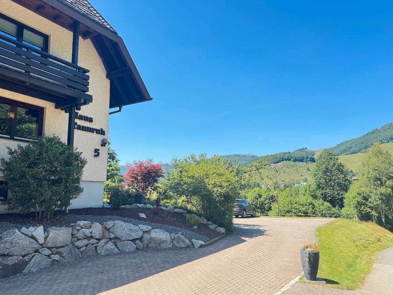 Ganze Wohnung, Ferienwohnung '2 mit Balkon' mit Bergblick, Gemeinschaftsterrasse und Wlan in Suedlicher Schwarzwald, Bernau im Schwarzwald