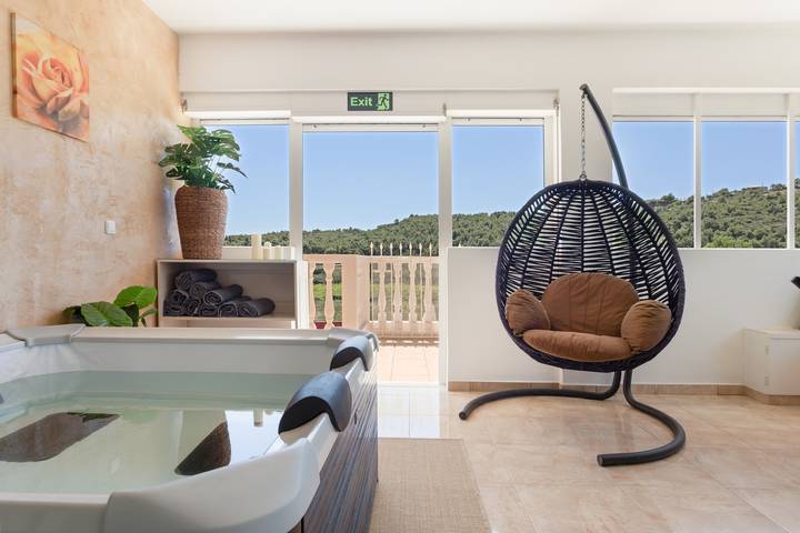 Ganze Wohnung, Apartment 'Casa Zophora' mit Bergblick, Wlan und Klimaanlage in Zakynthos