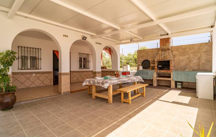 Casa rural para 15 personas, con jardín además de terraza y piscina, Se admiten mascotas en Olvera - 3