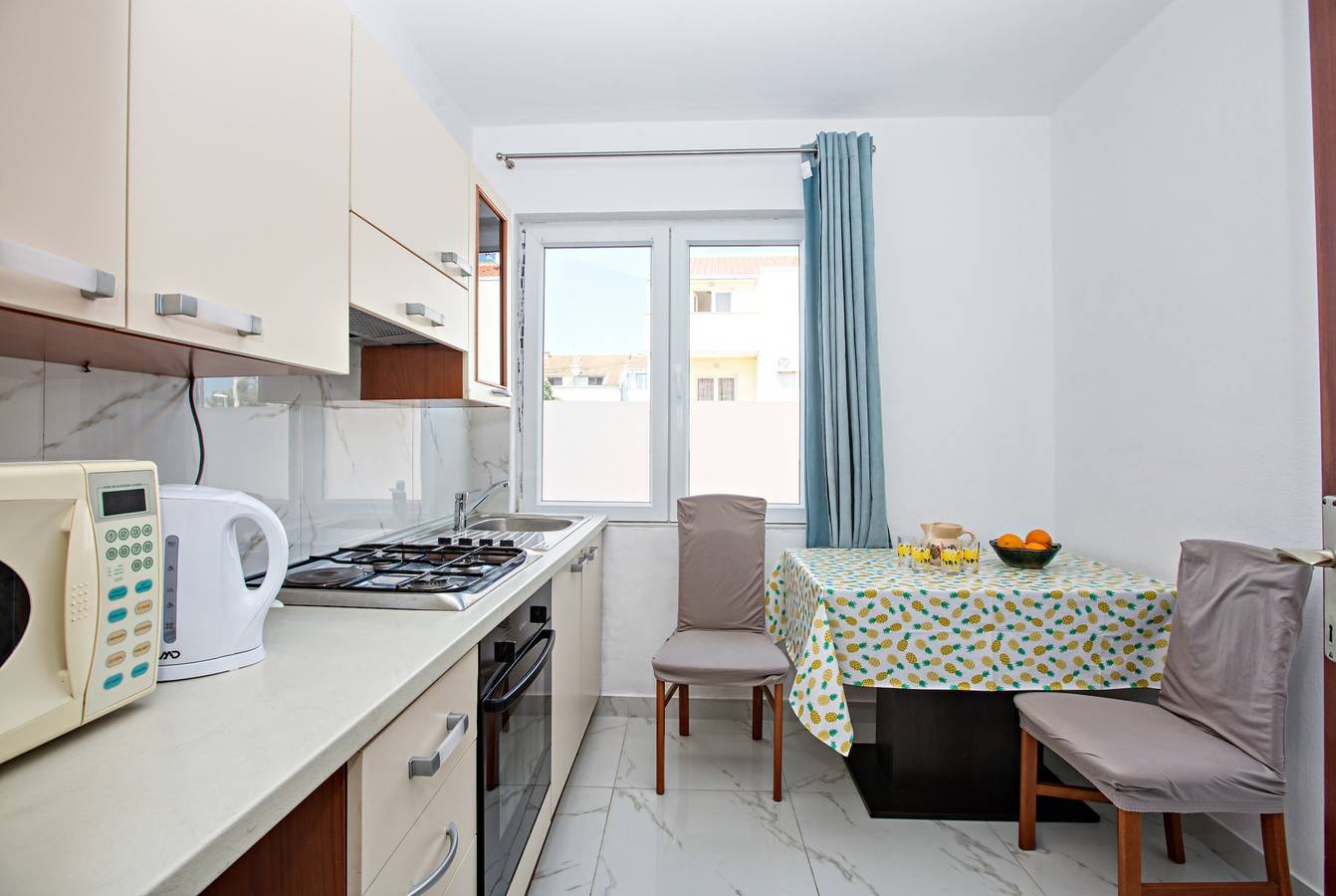 Ganze Wohnung, 2-Zimmer-Ferienwohnung mit Balkon und Meerblick Biograd na Moru, Biograd A-863-d in Biograd na Moru, Zadar