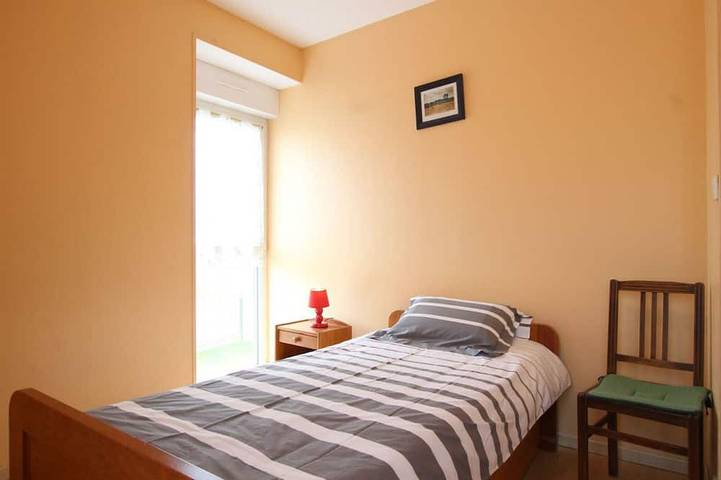 Gîte pour 6 personnes, avec jardin à Champcervon - 2