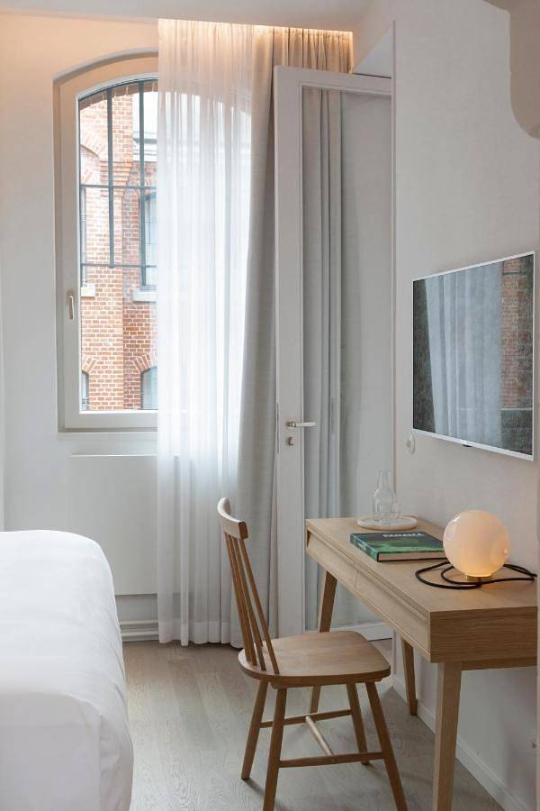 Hotel für 2 Personen, mit Sauna und Garten sowie Ausblick und Pool, mit Haustier in Charlottenburg Berlin - 2