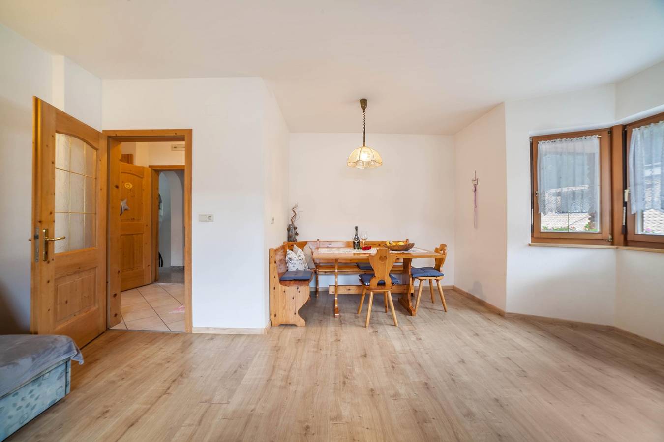 Ganze Wohnung, Ferienwohnung 'Sonnenparadies 1' mit Bergblick, Wlan & Garten in Quellenhof, St. Martin in Passeier