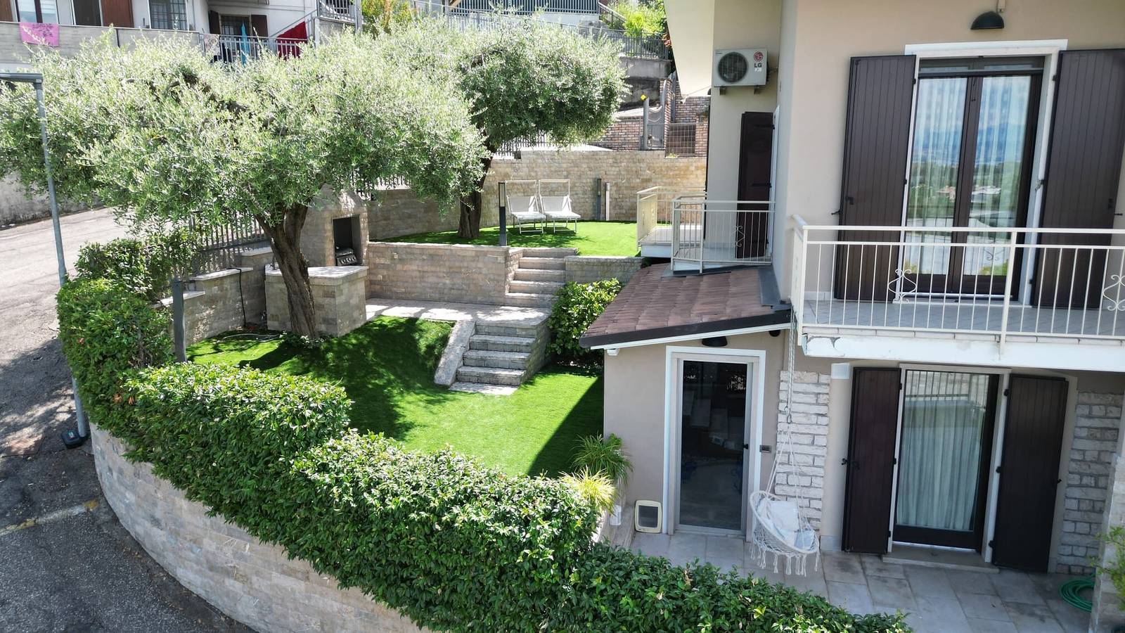 Villa am Gardasee: Externe Spa & Privater Garten in Peschiera del Garda, Gardasee-Berge