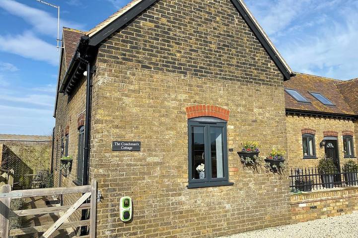 Cottage for 4 people, with garden, with pets in Kent