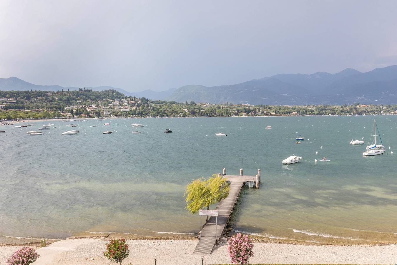 Ganze Wohnung, Ferienwohnung 'Residence Gigi Complex' mit Seeblick, Terrasse und Wlan in Manerba del Garda, Gardasee-Berge