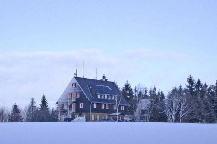 Ferienhaus für 12 Personen, mit Terrasse und Garten sowie Sauna und Ausblick