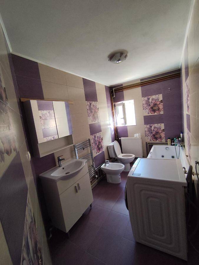 Gîte pour 5 personnes, avec Jacuzzi et Terrasse ainsi que Jardin et Vue dans Breb - 2