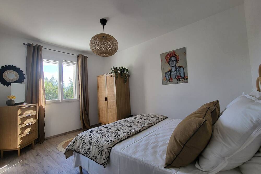 Vacation rental house with pool Lauris Ls2-438 in Lauris, Parque natural regional del Luberon