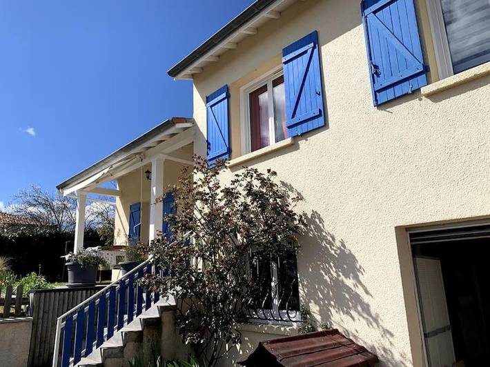 Location de vacances pour 6 personnes, avec Terrasse ainsi que Jardin et Vue à Billom