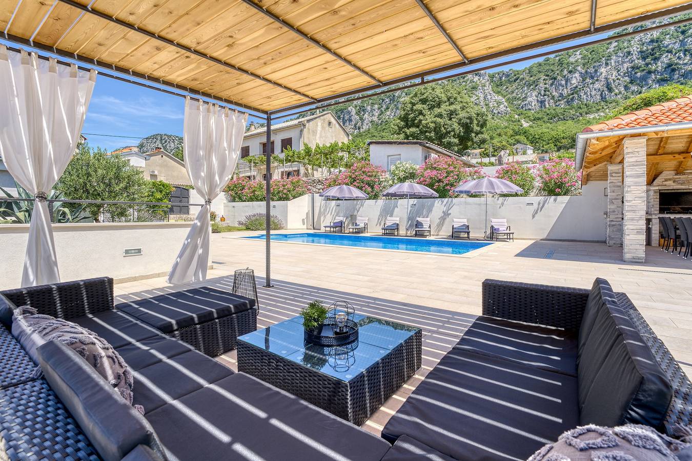 Pool House Edita in Bribir, Primorje-Gorski Kotar