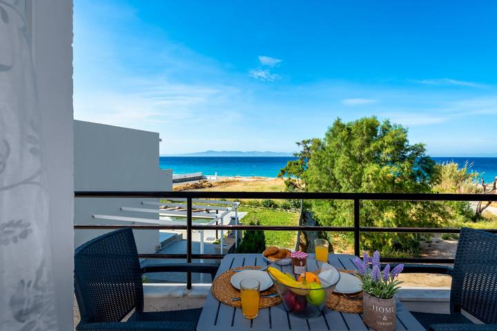 Hel lägenhet, Apartment 'Sea  Ixia Ialisos' with Private Garden, Wi-Fi and Air Conditioning in Triánta, Rhodos