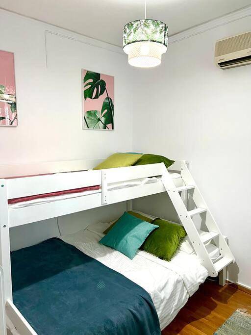 Appartement entier, Three-Bedroom Apartment in Aigio, Achaïe