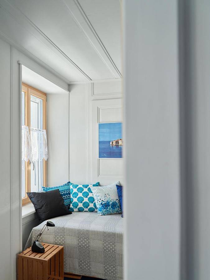 Location de vacances pour 2 personnes, avec jardin ainsi que terrasse et vue à La Côte-aux-Fées - 3
