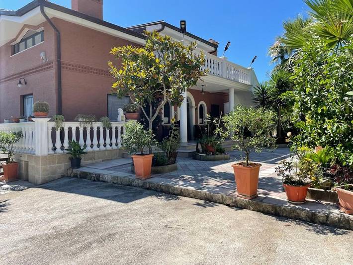 Appartamento per 4 persone, con giardino e panorama in Vico del Gargano