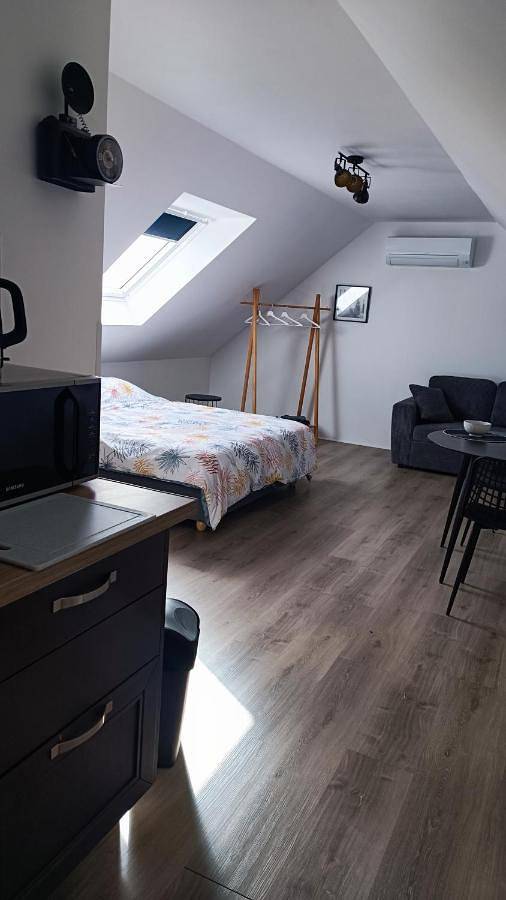 Appartement entier, One-Bedroom Apartment in Woincourt, Région d'Abbeville