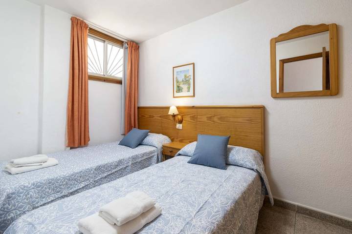 Entire apartment, Las Floritas 4 in Playa de las Américas, Arona