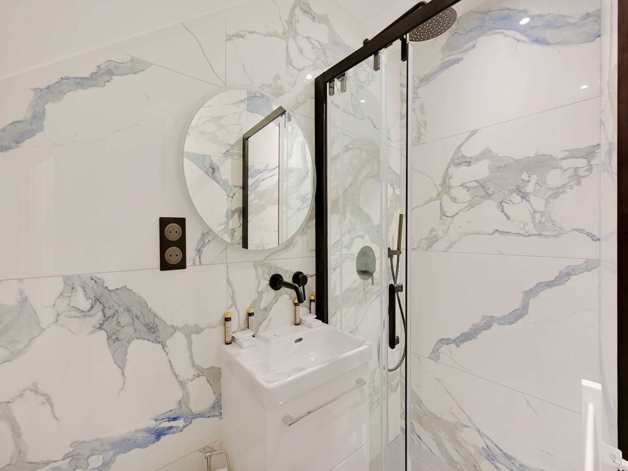 Ganze Wohnung, Modern apartment with terrace in Aubervilliers, Seine-Saint-Denis