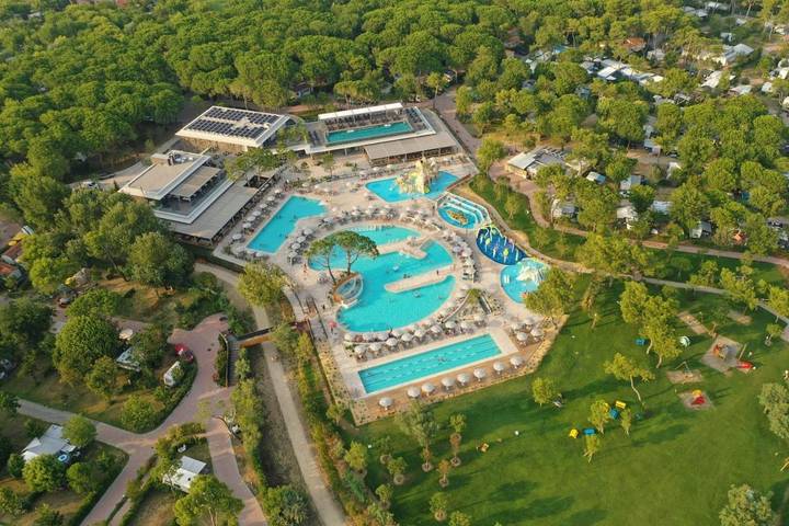 Villaggio vacanza per 4 persone, con Idromassaggio e Terrazza nonché Giardino e Piscina per bambini a Cavallino-Treporti