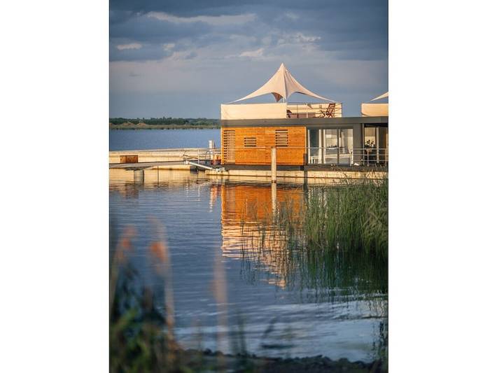 Hausboot mit 2 Schlafzimmer in Bitterfeld, Bitterfeld-Wolfen