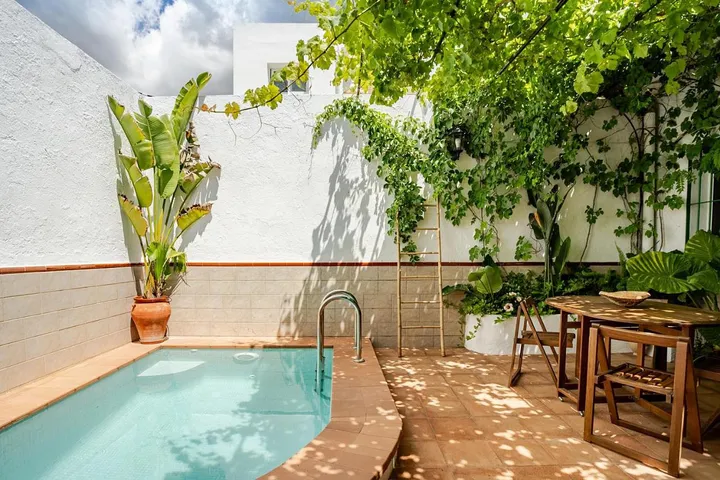 Casa de vacaciones para 6 personas, con jardín además de piscina y jacuzzi, Se admiten mascotas - 1