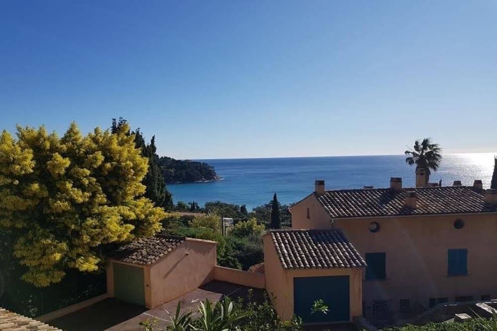 Dolce Vita - Sea view (beach 250 m away) in Rayol-Canadel-sur-Mer, Draguignan Region