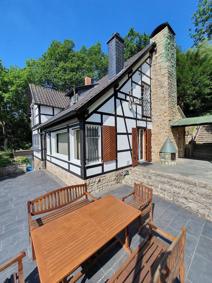 Ferienhaus für 7 Personen, mit Terrasse und Garten sowie Ausblick und Seeblick in der Eifel - 4
