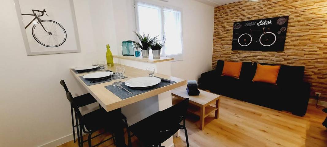 Gîte pour 3 personnes, avec jardin et vue dans Office De Tourisme Challes Les Eaux - 4