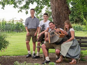 Hütte für 4 Personen in Immenstaad am Bodensee, Obersee (Bodensee), Bild 2