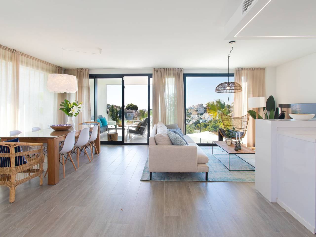 Royal Palm in Playa de Burriana, El Capistrano