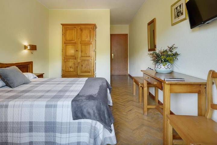 Hôtel pour 2 personnes, avec terrasse dans Hecho - 3