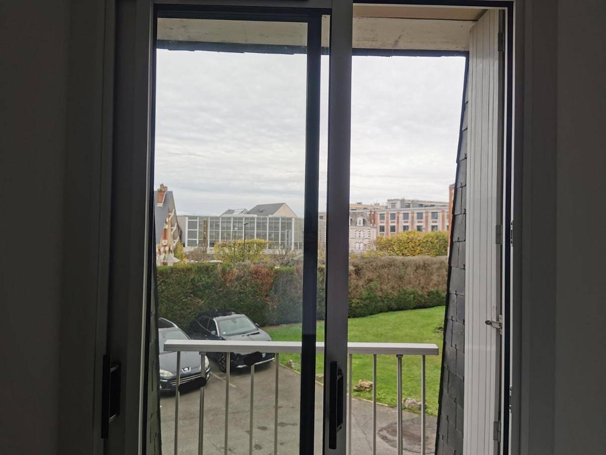 Appartement de vacances entier, Double Room with Balcony in Blois, Région de Blois