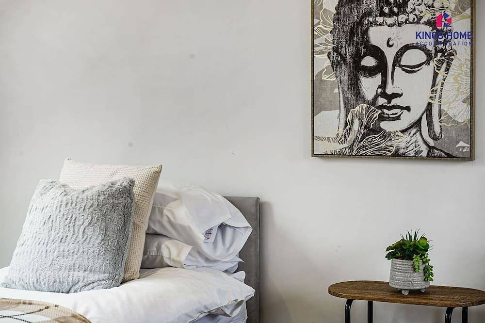 Prv-Parking | Jacuzzi Bath | Families / Groups | in Elstree and Borehamwood, Hertfordshire