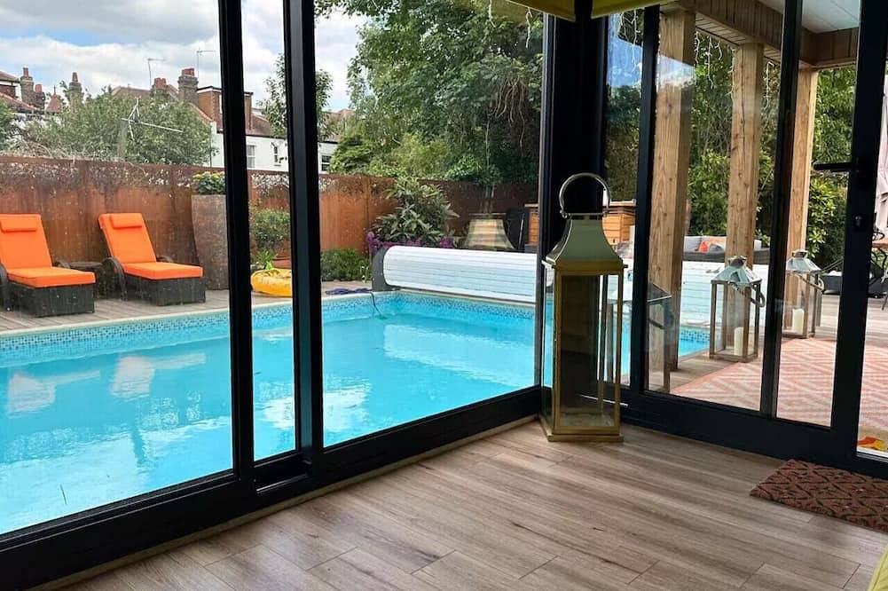 A boutique Chiswick escape with your own private pool in Chiswick, Londres
