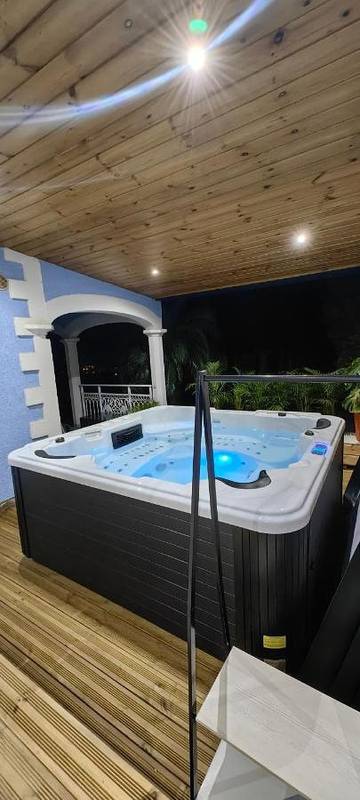 Cottage pour 2 personnes, avec jacuzzi et jardin à La Possession