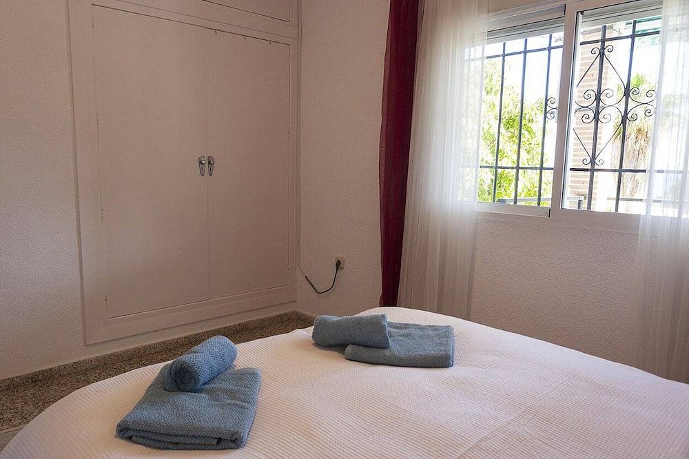 Beautiful house with garden 3 minutes from the beach in Velilla-Taramay, Almuñecar