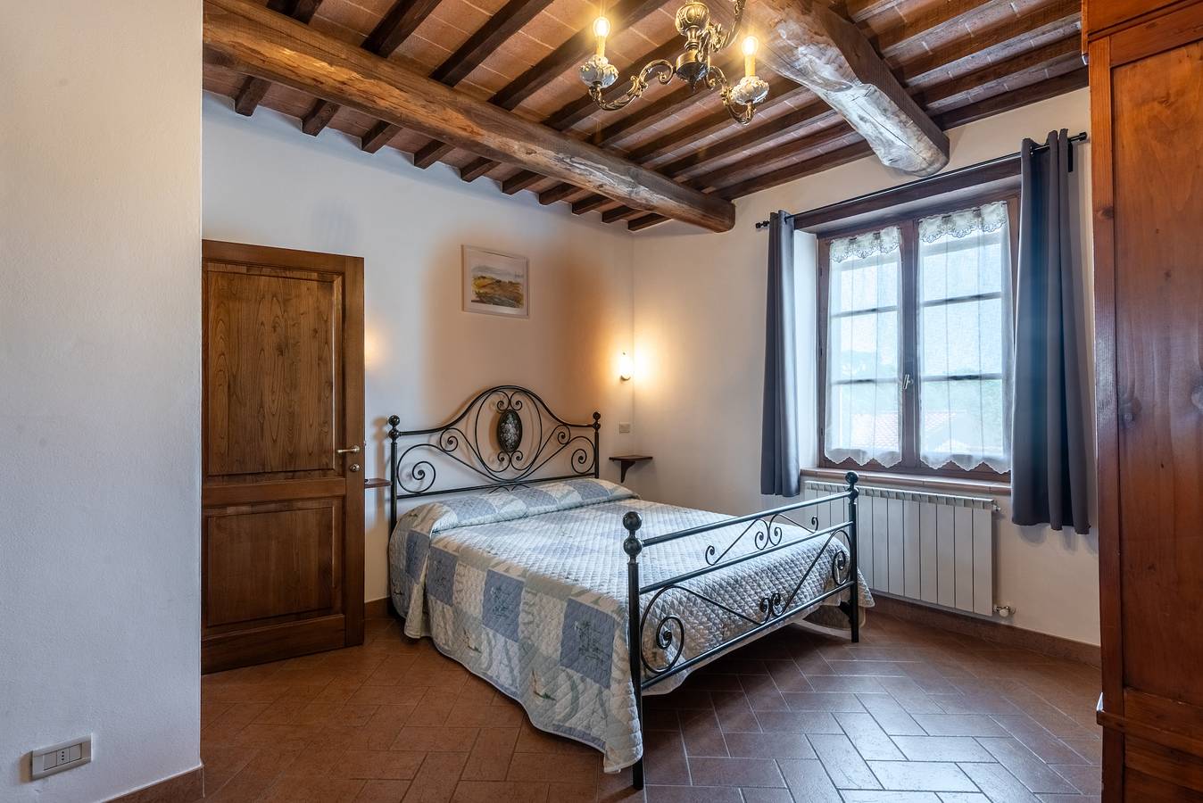 Entire apartment, Apartment 'Il Giogo' with Shared Pool, Wi-Fi and Air Conditioning in Gallina, Castiglione d'Orcia region