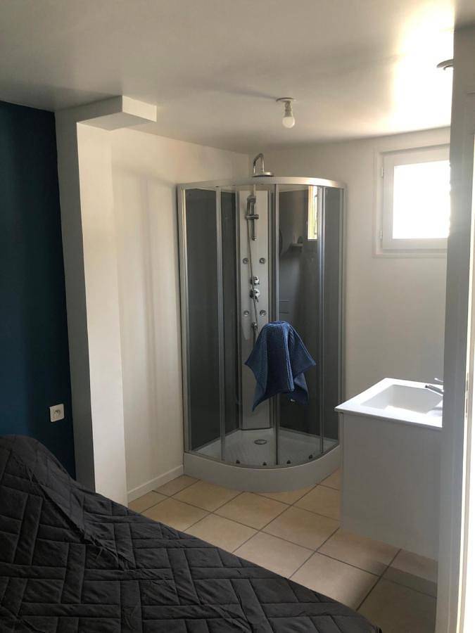Appartement entier, One-Bedroom Apartment in Caussade, Quercy