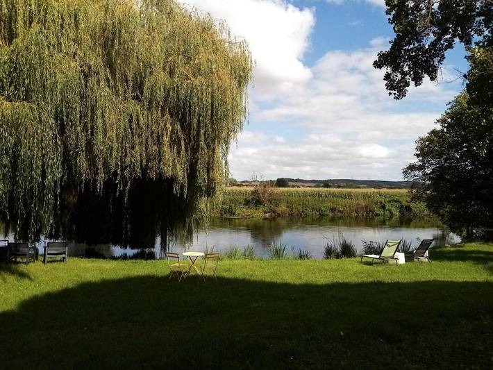 Location de vacances pour 4 personnes, avec Terrasse ainsi que Jardin et Vue dans Neuilly