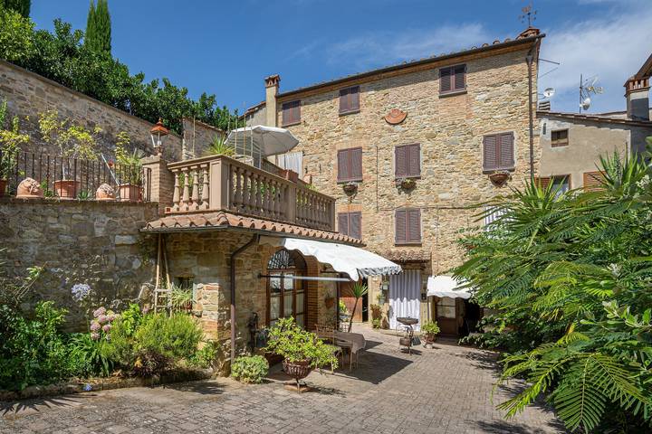 Casa Vacanze 'Piccola Corte' met Wi-Fi in Chianni, Etruskische kust