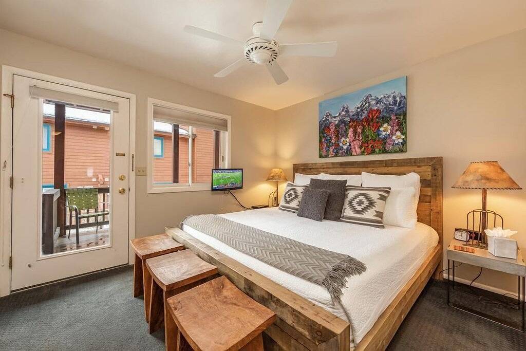 Ganze Wohnung, Pitchfork 456: Town of Jackson - Renoviertes Downtown Condo - zu Fuß zum Town Square in Jackson (WY), Grand Teton Nationalpark