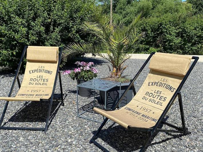 Gîte pour 2 personnes, avec Terrasse et Jardin ainsi que Piscine et Vue à Creuzier-le-Vieux - 3