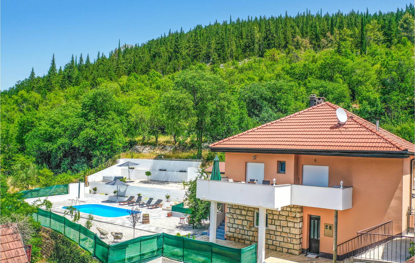 Ganze Ferienwohnung, Gemütlich, 200 m vom Fluss Ričina entfernt: Pool, WLAN, Küche und Terrasse in Imotski, Makarska Riviera